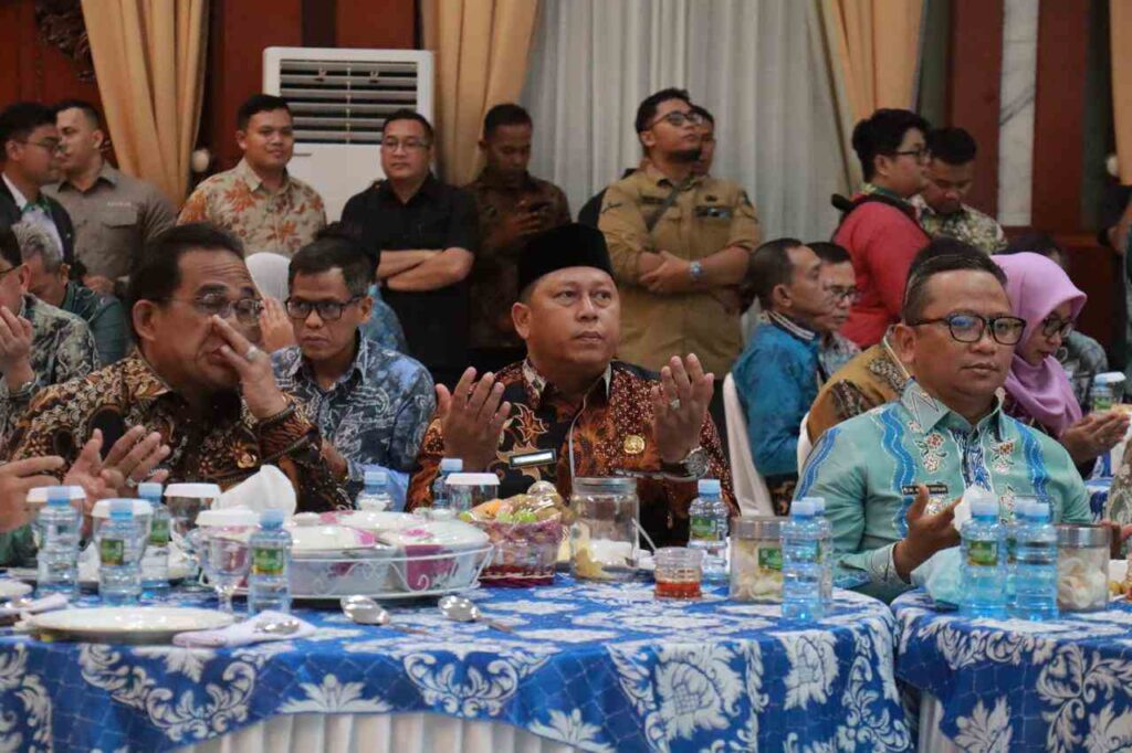 1b136479-0e51-4475-8d76-4e154a3c4131