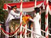 Wagub Hasnuryadi Pimpin Penurunan Bendera HUT ke-81 RI di Kalsel, Tekankan Persatuan dan Pendidikan Generasi Muda
