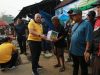 Kapolda Kalsel Turun Langsung Bersihkan Pasar Galuh Cempaka, Green Policing Disertai Pembagian Sembako